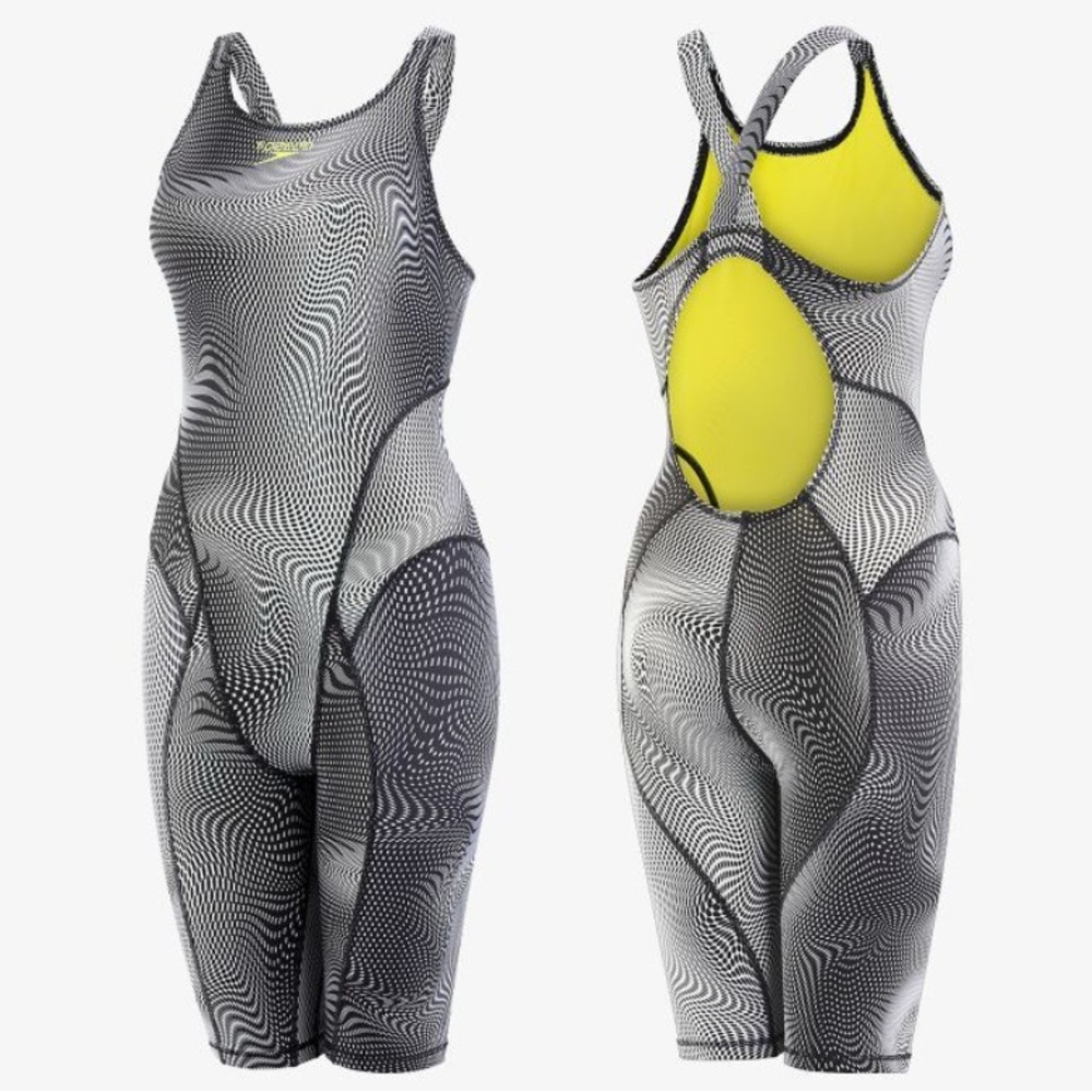 ✨SALE✨!!!! Speedo Vanquisher Kneeskin Printed Tech suit - Black/White 24